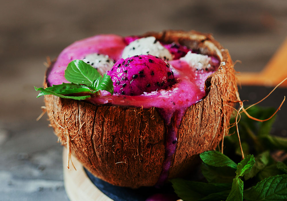 Dragon fruit smoothie z mleczkiem kokosowym
