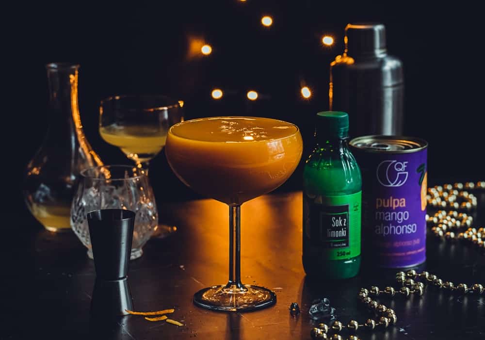 Drink mango Collins z sokiem z limonki House of Asia
