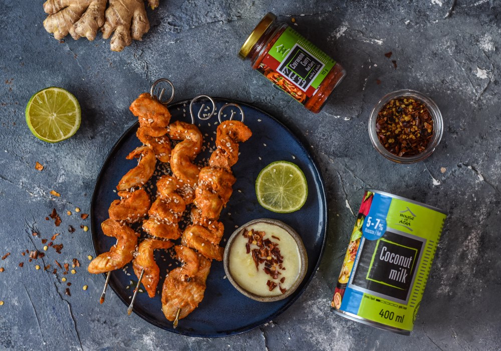 Kurczak satay z sosem imbirowym