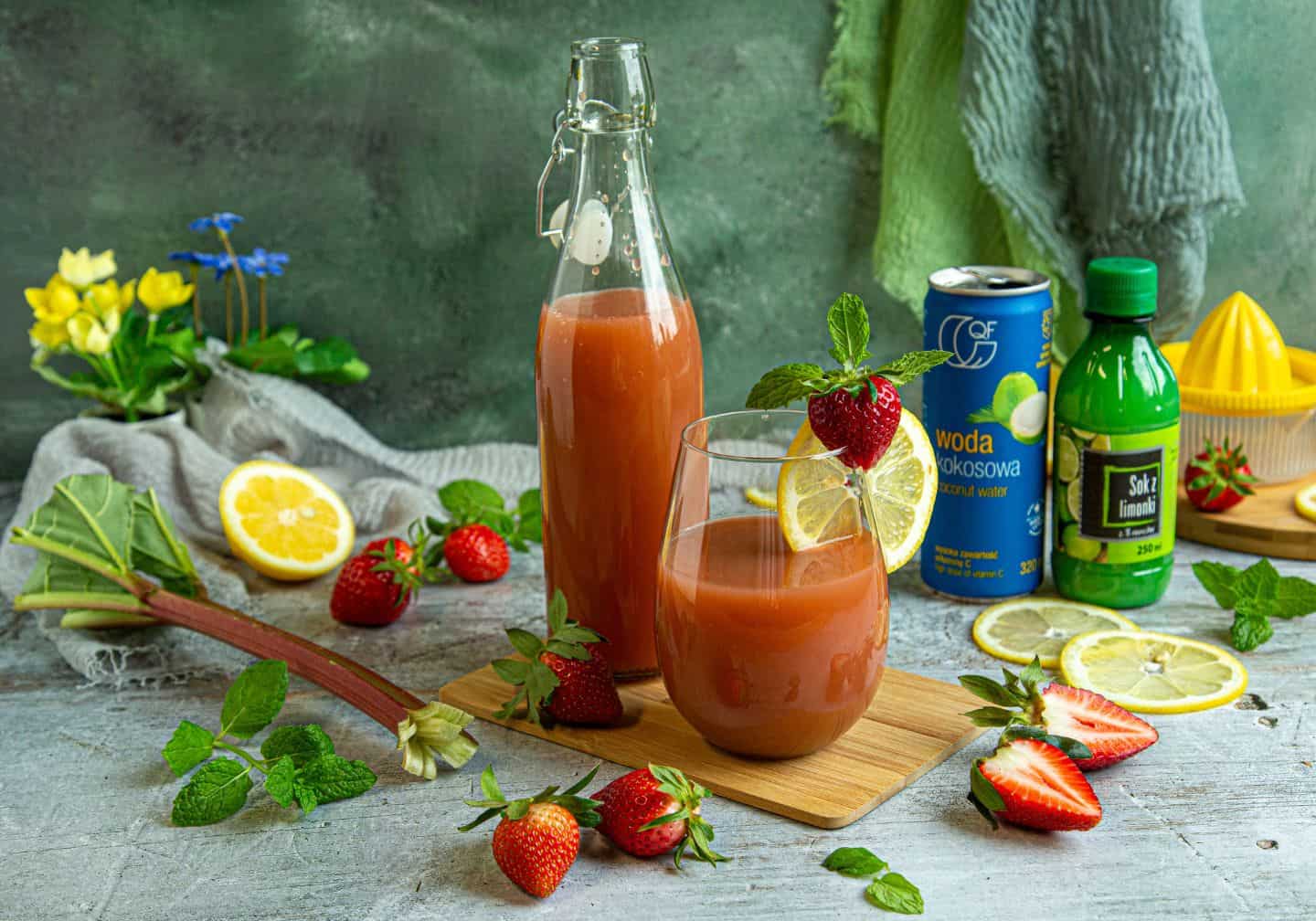 Lemoniada truskawkowo – rabarbarowa