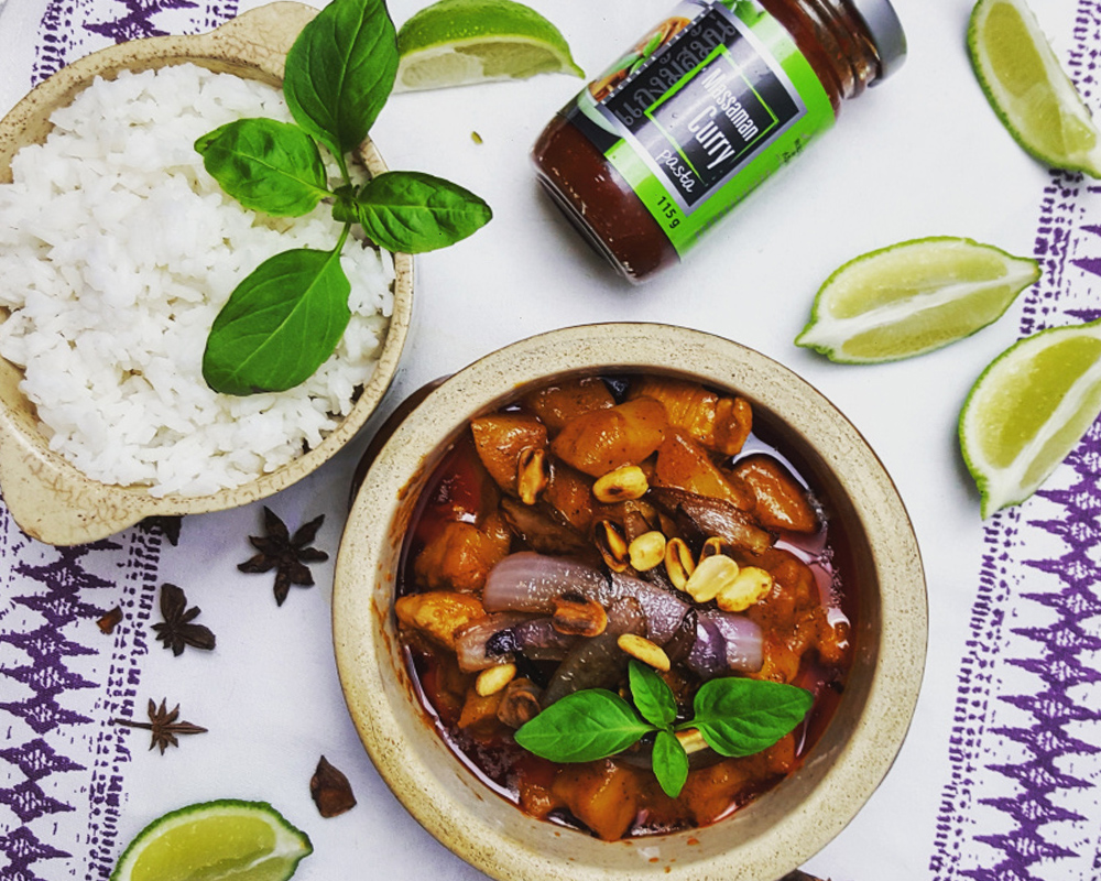 Aromatyczne Massaman Curry z piwem i anyżem – przepis Carmnik