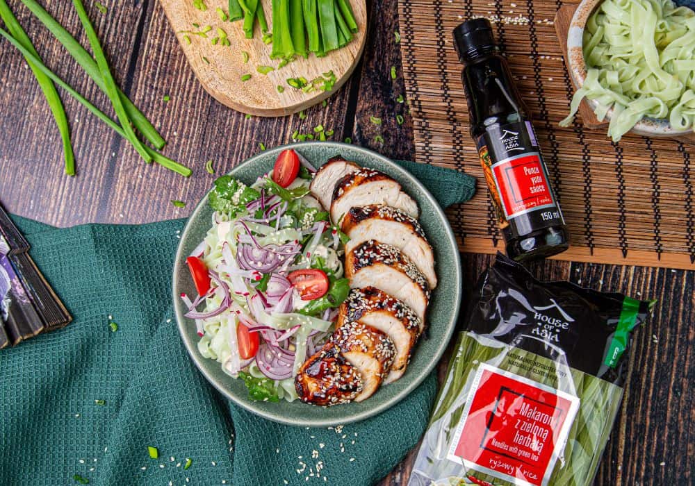 Sałatka z kurczakiem w sosie Teriyaki