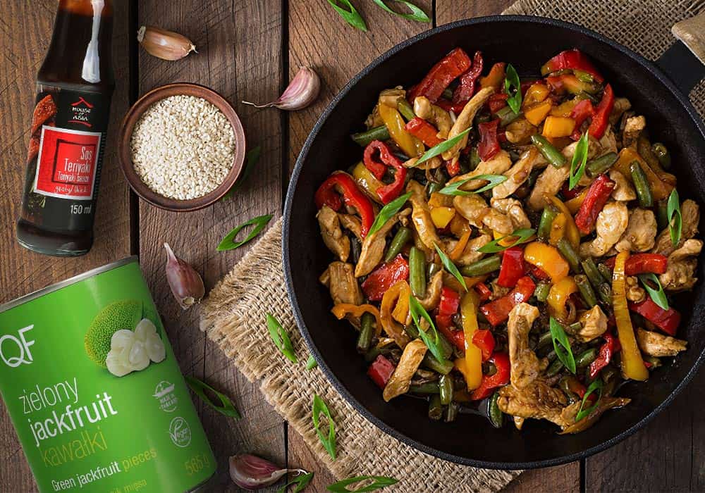 Warzywa z woka w sosie teriyaki z zielonym jackfruit
