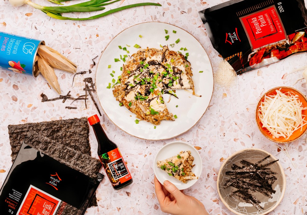 Japońskie placuszki okonomiyaki z banana blossom