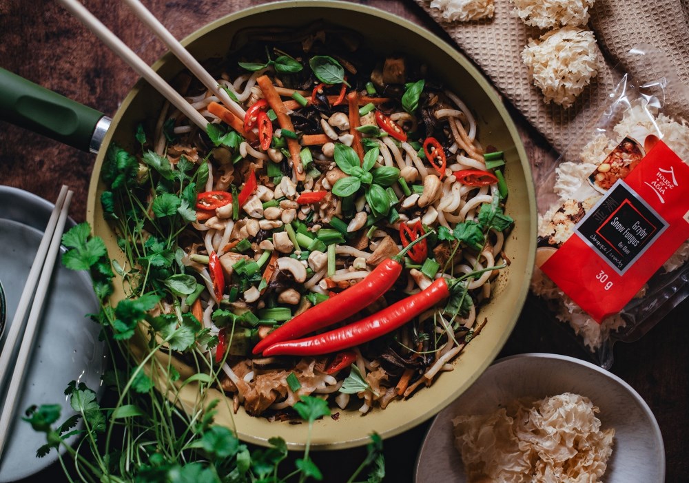 Makaron stir-fry Snow Fungus