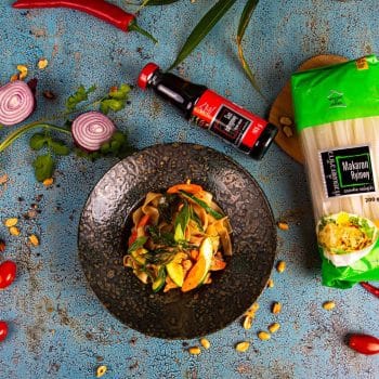 Makaron stir fry z kurczakiem